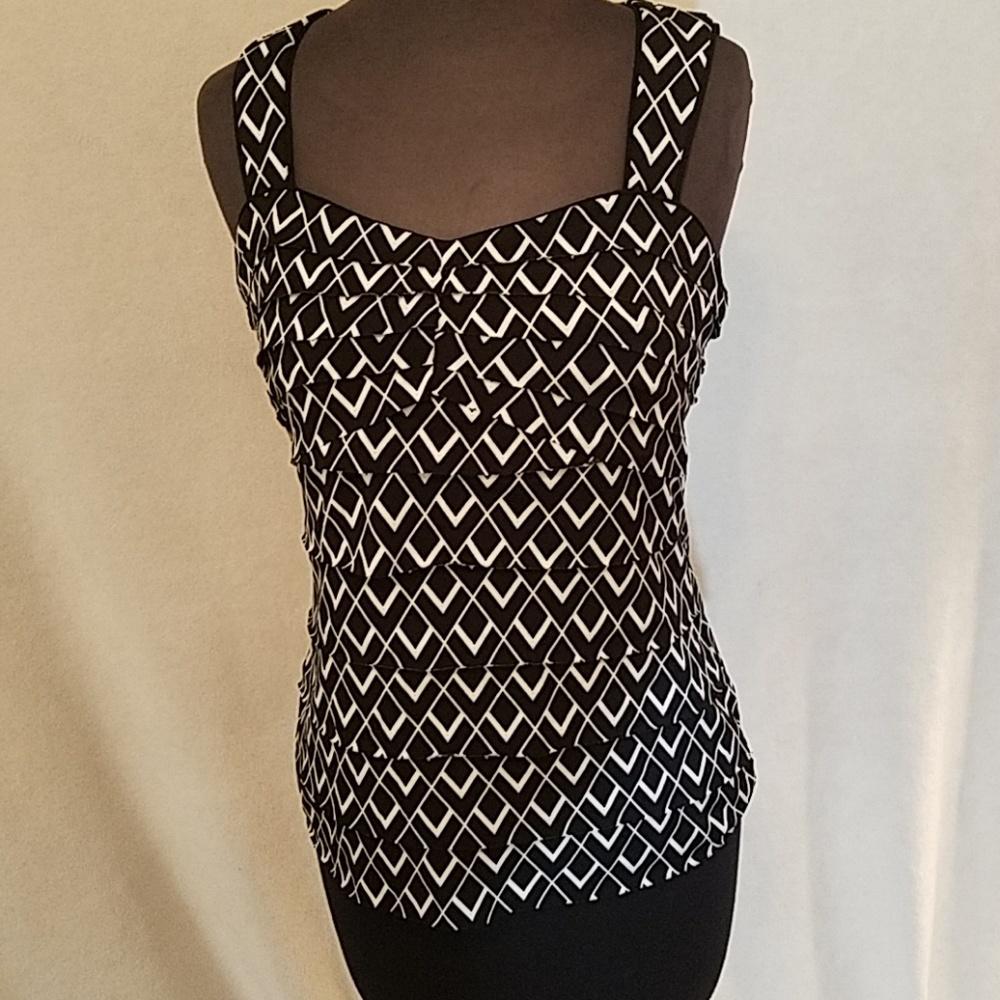 White House/Black Market Top